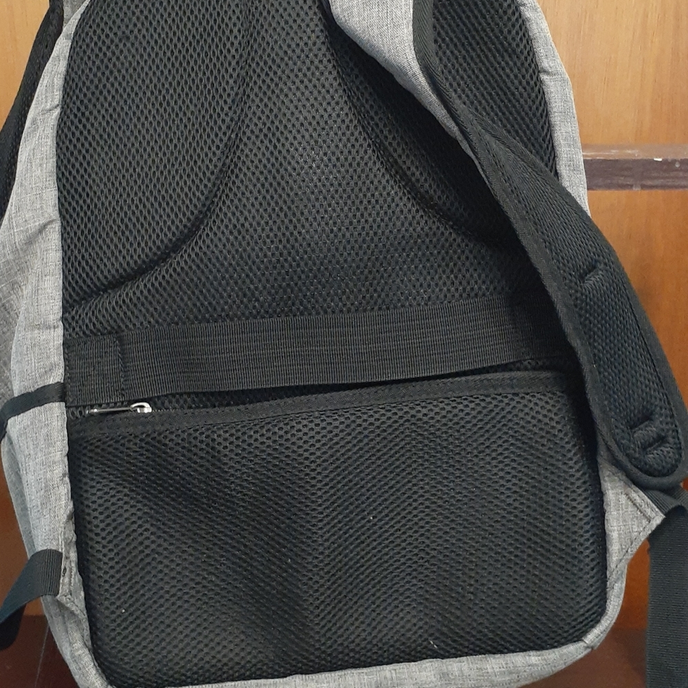 Backpack - Picture 3 of 6